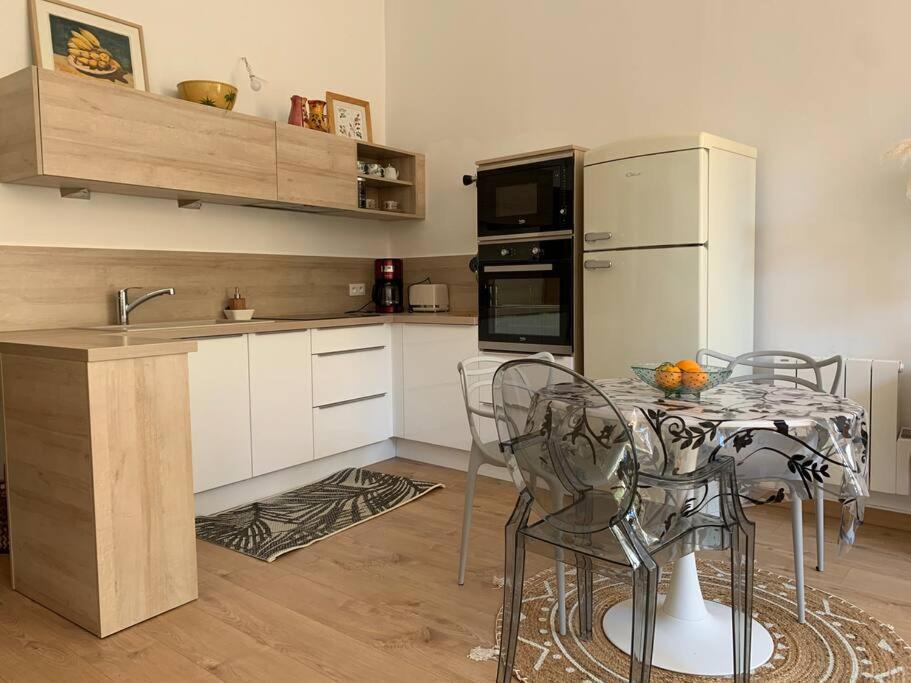 Apartamento Capucines, Un Jardin Secret Dans Le Centre Historique Arlés Exterior foto